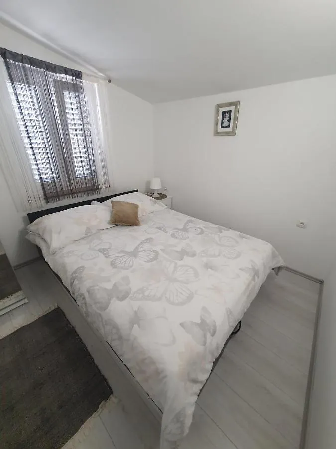Apartments Nemcic 2 نين