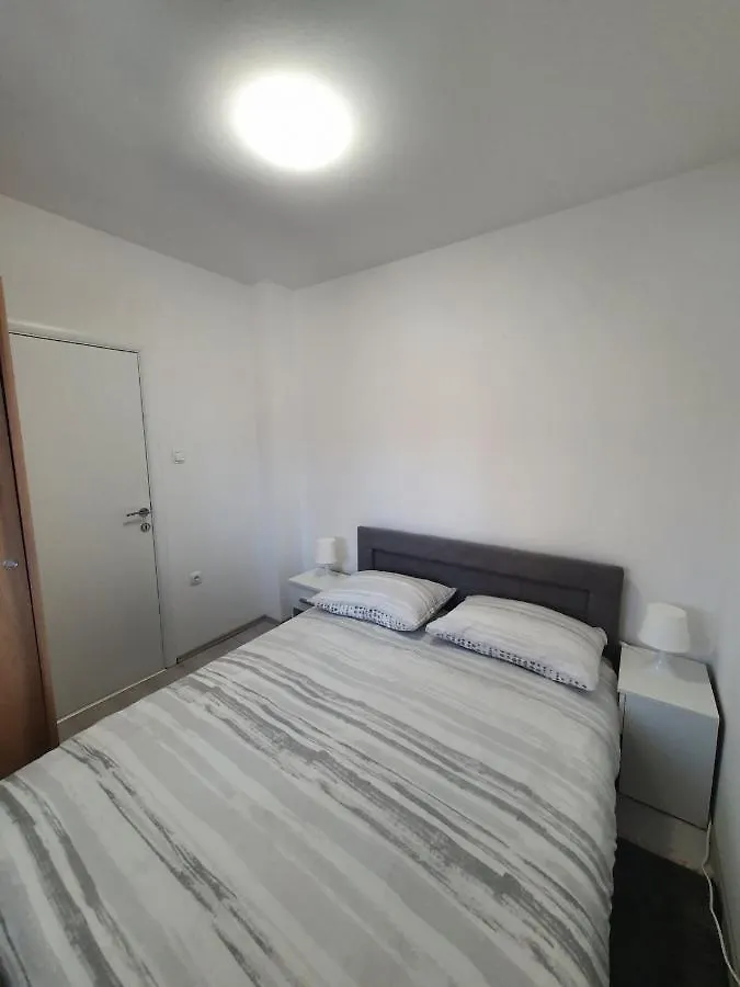 Apartments Nemcic 2 نين 0*,
