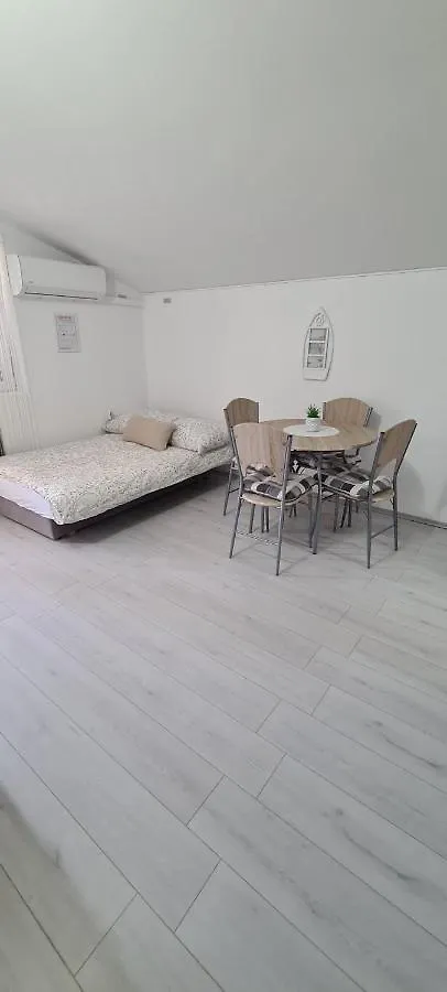 Apartments Nemcic 2 نين